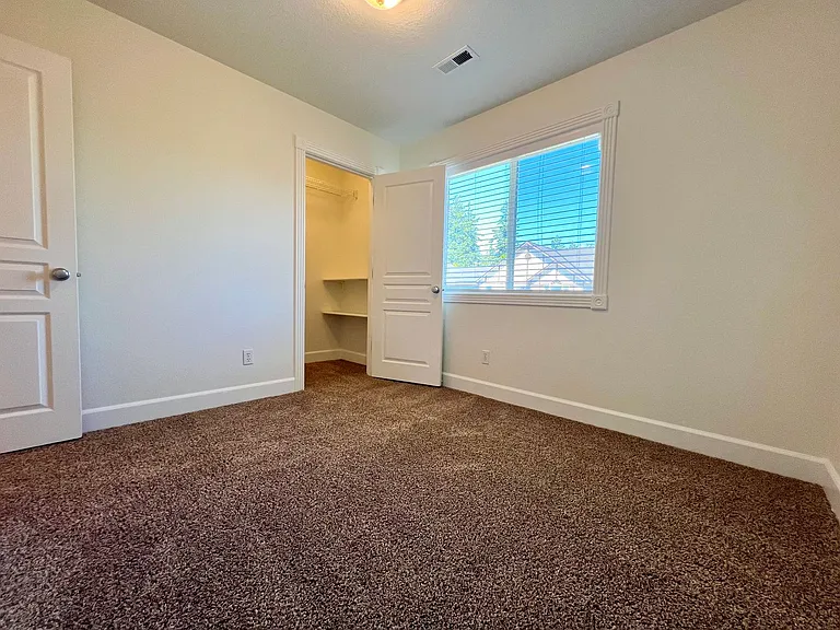 16733 NE Halsey St — Photo 15