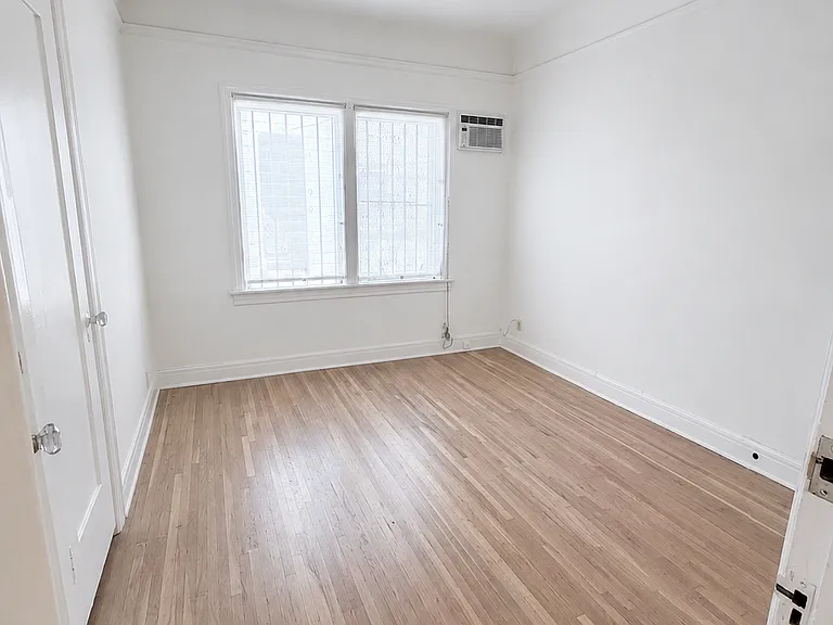 437 N Spaulding Ave — Photo 9