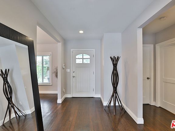3rd image of 4271 Riverton Ave