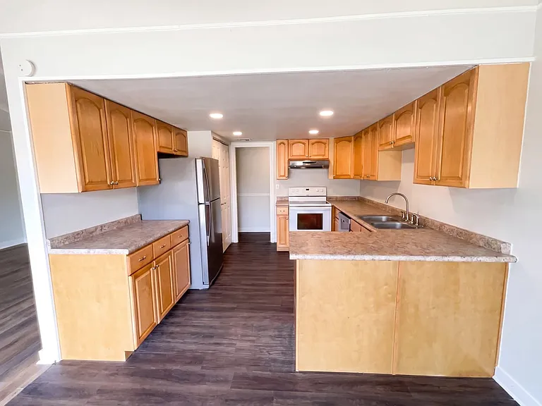 1158 S Ellison Dr — Photo 3