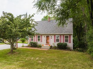 19 Willowdale Dr, Gorham, ME 04038