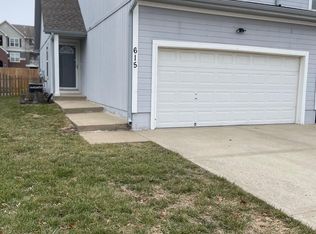 615 NE Swann Cir #615, Lees Summit, MO 64086