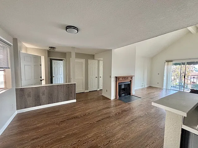 2 bed, 1200 sqft, $3,250 — Photo 4
