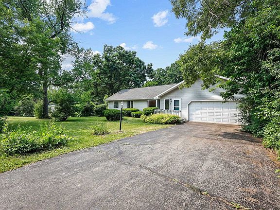 2nd image of 4772 Schneider Dr