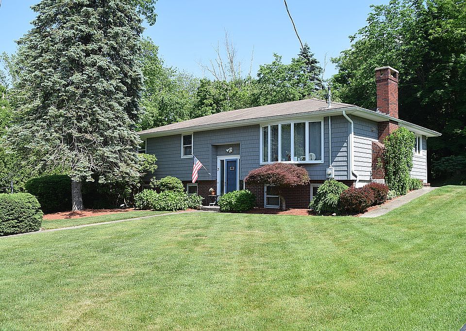 1st image of 7 Pasquale Dr