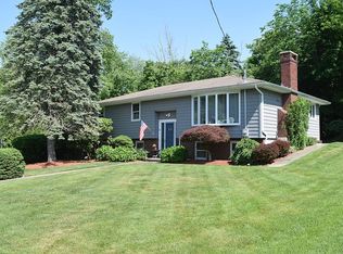 7 Pasquale Dr, Cumberland, RI 02864