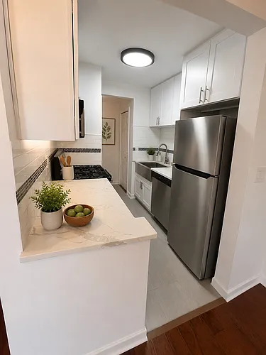 150 Overlook Ave #2F Photo 1