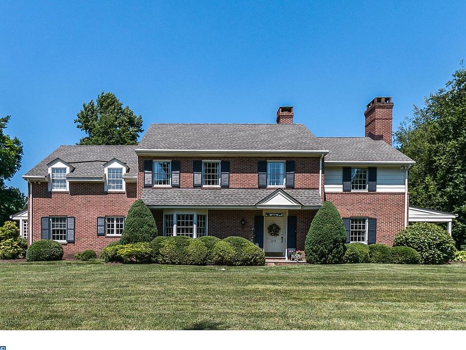 1st image of 501 Field Ln
