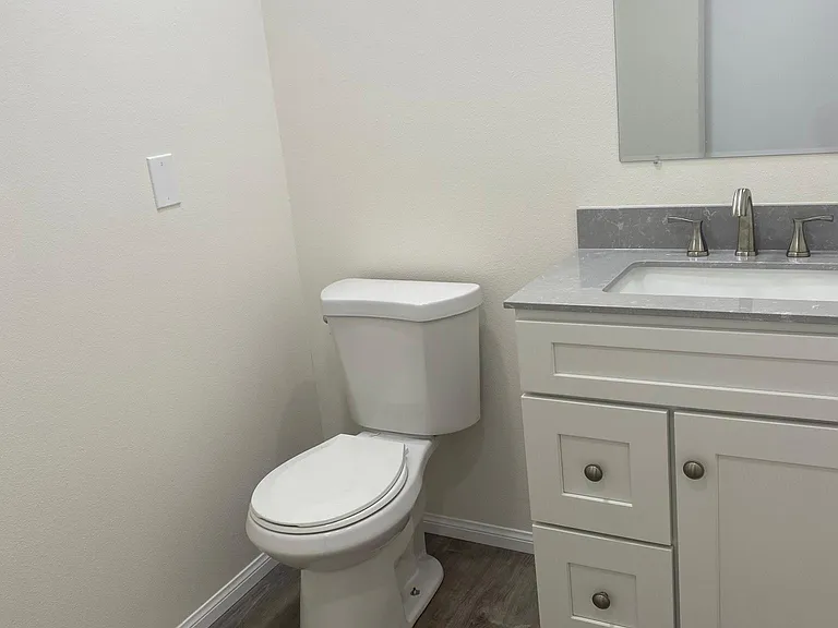 209 Toronto Ave #3 — Photo 6
