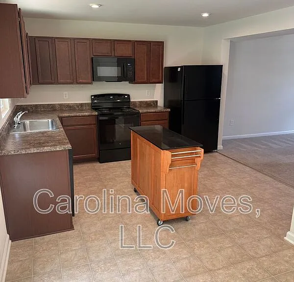 126 Fernside Ct — Photo 4