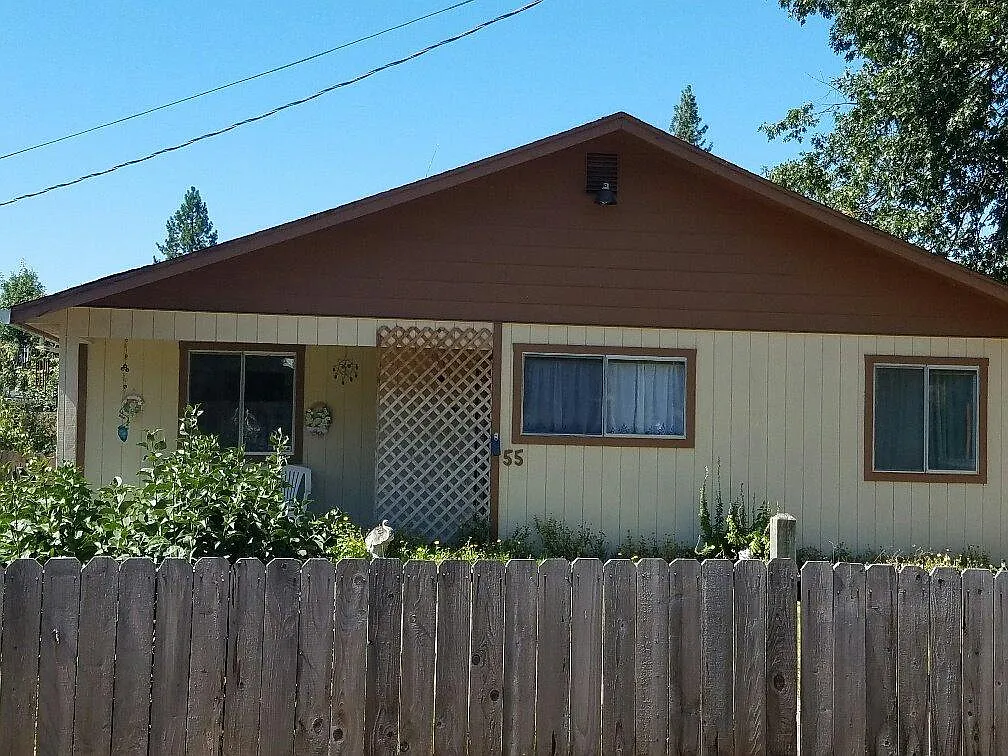 55 Birch St photo 1