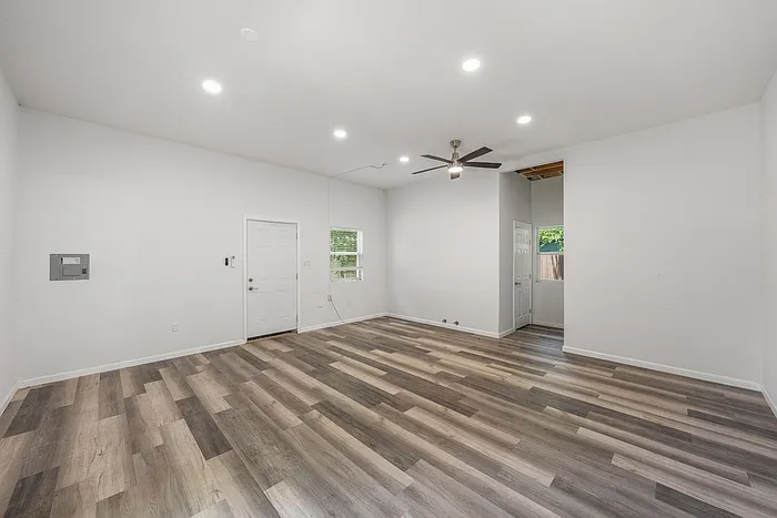 1153 Brookswood Ave — Photo 22