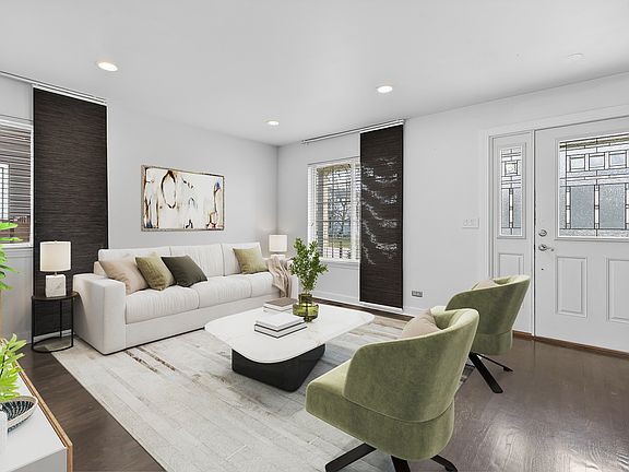 3rd image of 171 Bridlewood Cir