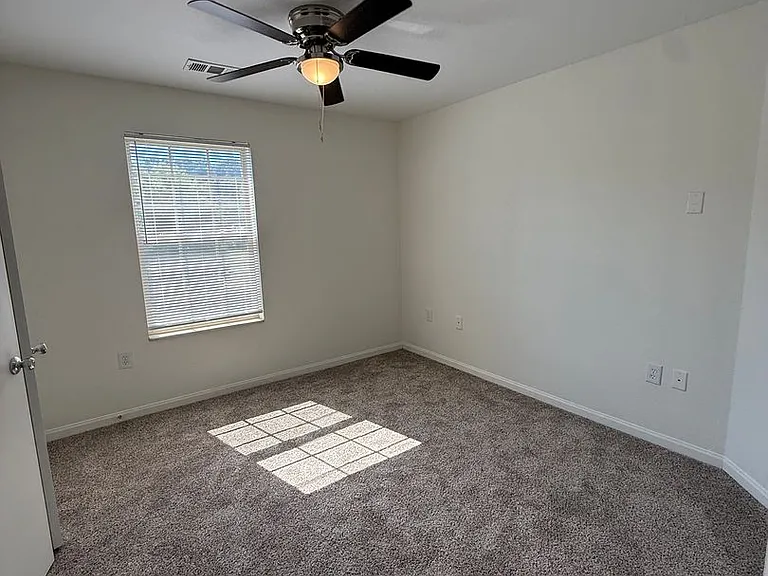 Highlands Apts — Photo 4