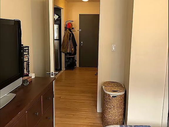4th image of 11 Meserole St #2F