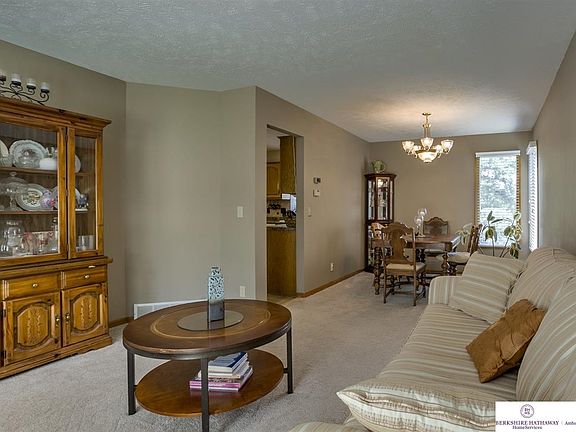 5th image of 15140 Evans St