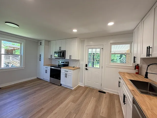 15627 Hanover Pike — Photo 9
