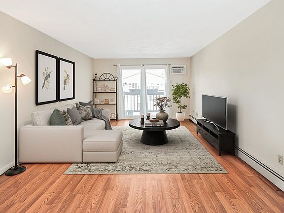 4th image of 310 Brook Village Road #33