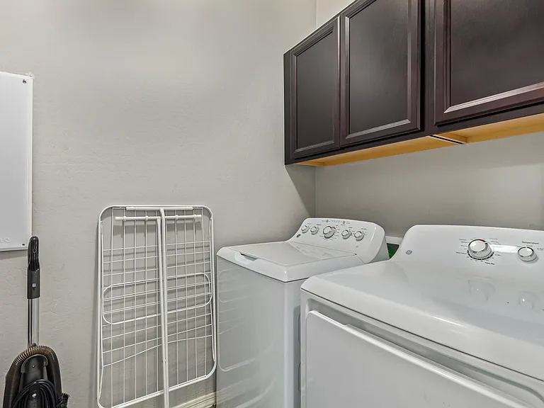 7919 S 8th Way — Photo 32