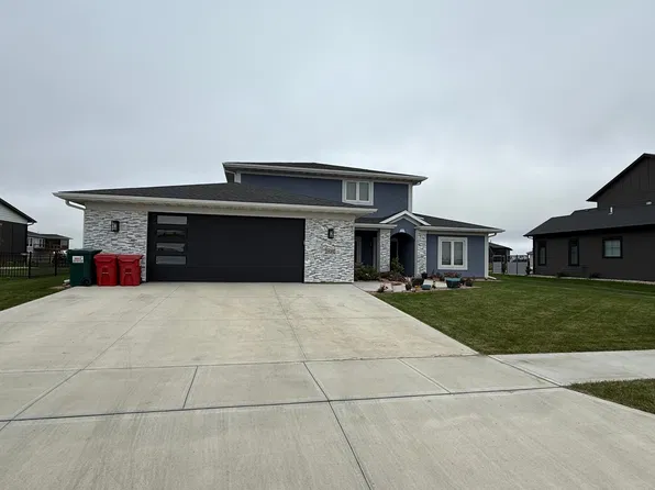1120 E Madison St, Tea, SD 57064