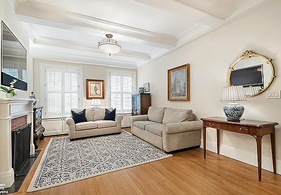 2nd image of 4 E 88th St #4C
