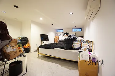 Rented by Rennit Inc.