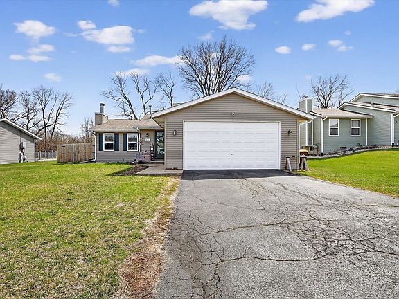 3rd image of 2683 Bluffside Dr