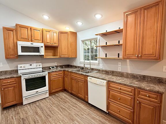 2nd image of 62 Fox Dr