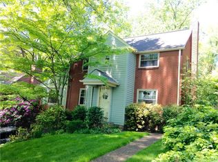 318 Edgewood Rd, Pittsburgh, PA 15221