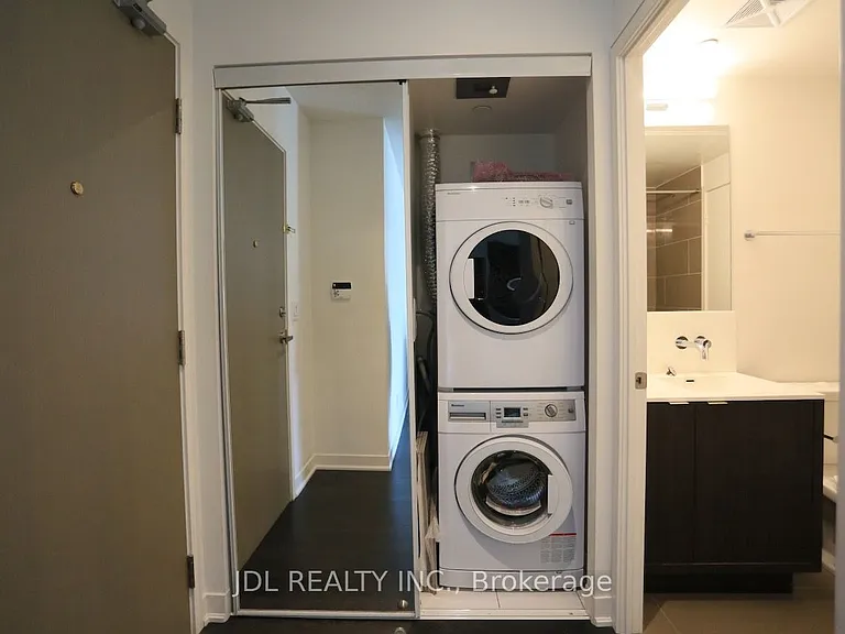 88 Harbour St #1705 — Photo 12
