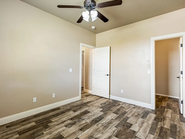 5701 NW Lady Marna Ave — Photo 13