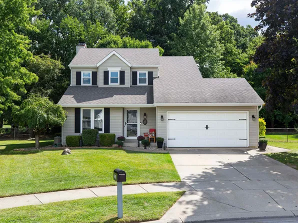 52358 Mallard Pointe Dr, Granger, IN 46530