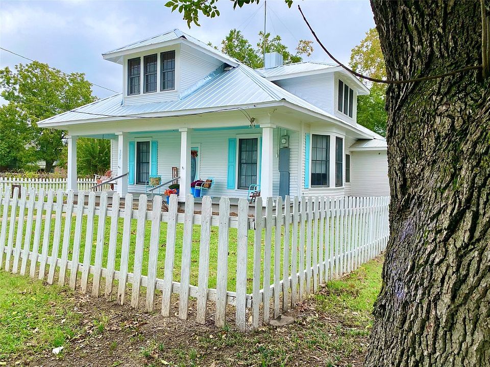 202 3rd St, Windom, TX 75492 MLS 20465845 Zillow