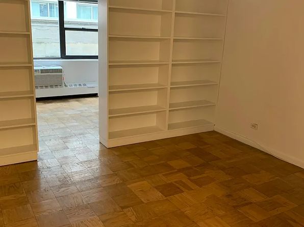 330 E 46th St APT 3S