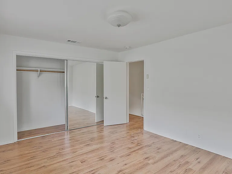 220 S 7th St #A — Photo 5