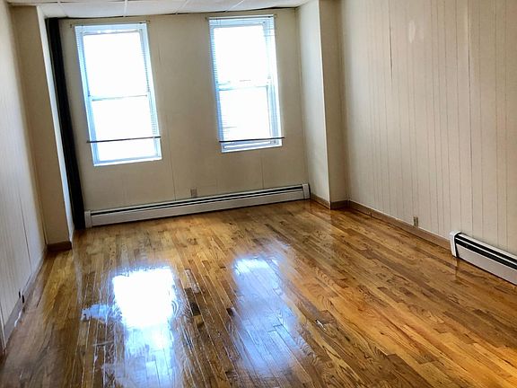 4th image of 67 Gautier Ave APT 1