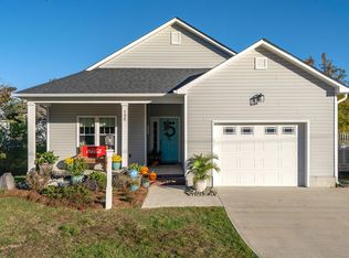 132 Chadwick Road, Beaufort, NC 28516