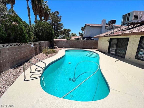 4th image of 4760 Nambe Dr