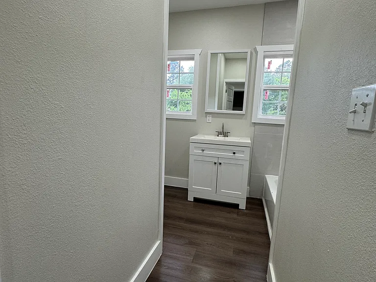 809 Caver St #1 — Photo 6