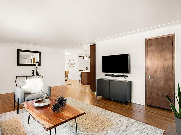 5th image of 1417 Sharpe Pl