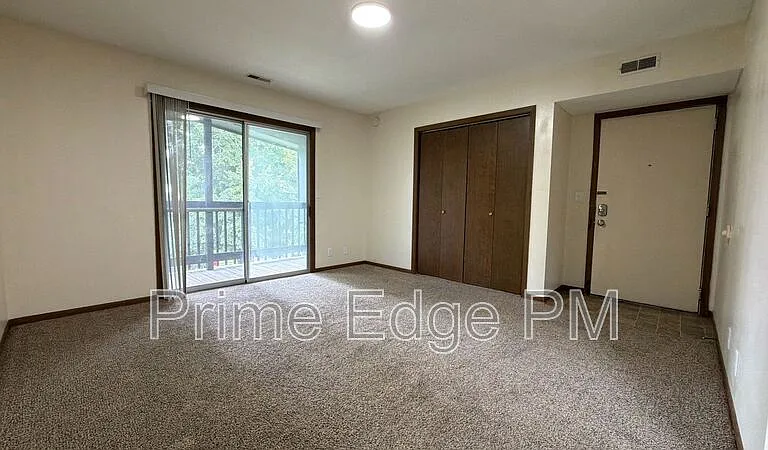2532 T St #6 — Photo 3