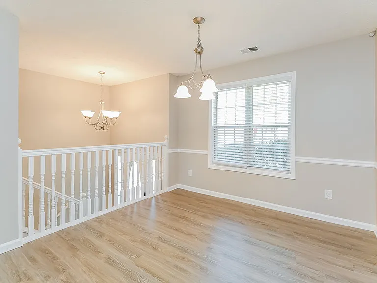 105 River North Ct — Photo 7