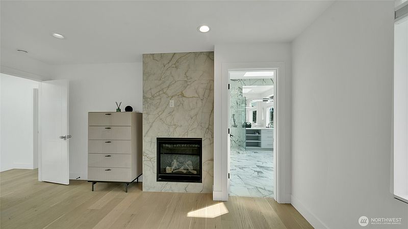 5th image of 1237 S 234th Drive