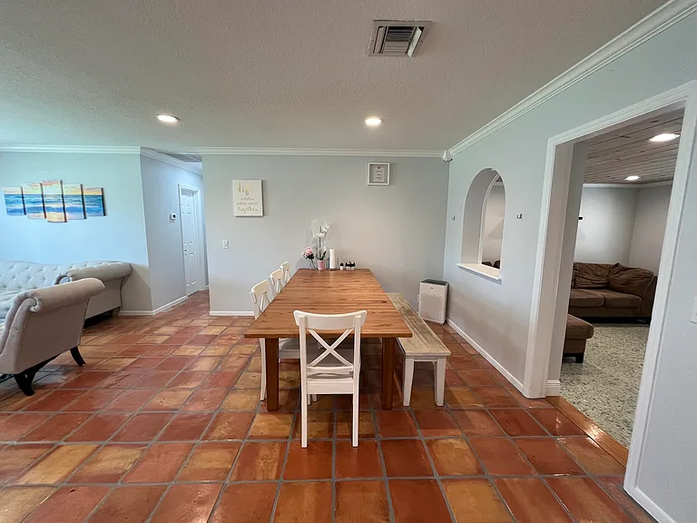 620 NE 9th Ave — Photo 33