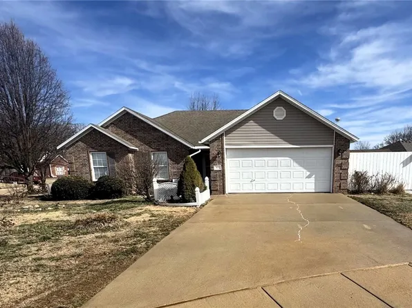 900 Churchill Ct, Gentry, AR 72734