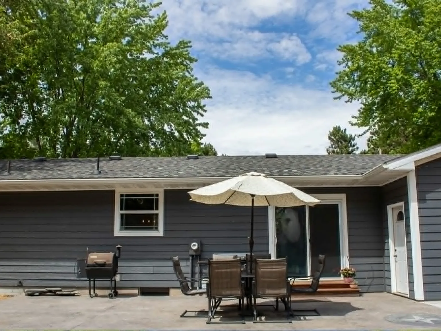 3 bed, 1900 sqft, $2,600 — Photo 2