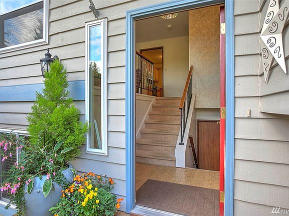 The front deck welcomes you to this lovely home. 