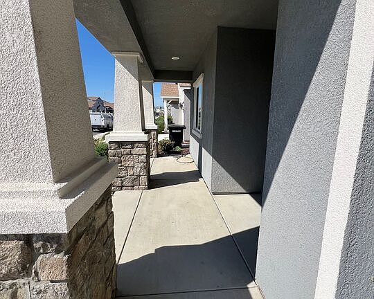 3rd image of 935 Northwich Ln
