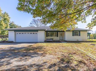 8095 W Sycamore Rd, Fairland, IN 46126