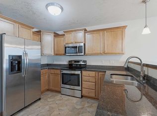 6147 Franciscan Dr, Lincoln, NE 68526